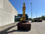 2000 Kobelco SK210LC-6 crawler excavator, front view