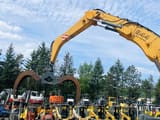 2004 Liebherr A944BHD material handler boom and grapple view