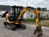 2001 Caterpillar 302.5 mini excavator, side view