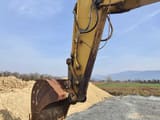 2001 Caterpillar 330BL crawler excavator boom and bucket detail