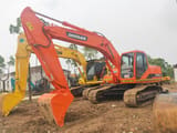 2020 Doosan DH220LC-7 crawler excavator, side view