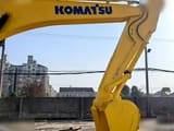 2022 Komatsu PC300 LC-8M0 crawler excavator boom and bucket detail