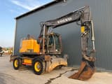 2016 Volvo EWR150E wheel excavator side view