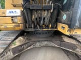 Caterpillar 320D Raupenbagger Drehkranz und Hydraulikdetail von 2011