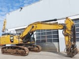 2019 Caterpillar 352F crawler excavator, side profile view
