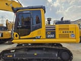 Escavatore cingolato Komatsu PC200-8 del 2023, vista laterale
