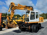 2002 Liebherr A900 ZW LITRONIC wheel excavator, front three-quarter view