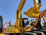 Pelleteuse sur chenilles Komatsu PC220-8 de 2023, vue de côté