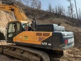 2020 Hyundai 520VS crawler excavator, rear three-quarter view