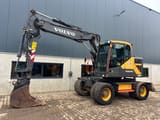 2015 Volvo EWR150E wheel excavator side view