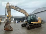 2014 Caterpillar 320E crawler excavator, side view