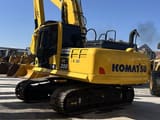 2023 Komatsu PC200-8 Raupenbagger, Ansicht von hinten dreiviertel