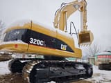 2021 Caterpillar 320CL koparka gąsienicowa, widok z tyłu z trzech czwartych