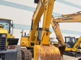 Escavadora de rastos Komatsu PC200-8 2023, vista frontal