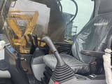 Innenansicht eines 2024 Komatsu PC220-8 Raupenbaggers