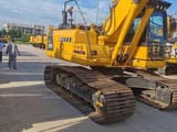 Escavatore cingolato Komatsu PC200-8 del 2022, vista laterale
