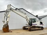 2016 Liebherr R 946 crawler excavator, side profile view