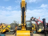 2017 Caterpillar 320D2 paletli ekskavatör, ön görünüm