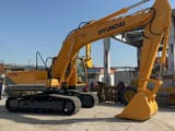 2015 Hyundai R220LC-9S crawler excavator side view