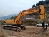 2016 Hyundai R225LC-9T crawler excavator side view