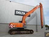 2007 Hitachi Zaxis 280LC crawler excavator, side profile view