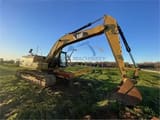 Pelle sur chenilles Caterpillar 320D 2022, vue de profil