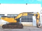 2016 Caterpillar 352F crawler excavator, side view