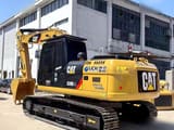 Escavadora de rastos Caterpillar 320D2L de 2022, vista traseira a três quartos