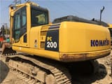 2019 Komatsu PC200-8 paletli ekskavatör, arka üç çeyrek görünüm