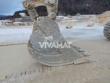 2017 Komatsu PC700LC-11 crawler excavator bucket close-up
