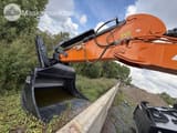 2025 Develon 800LC-7 crawler excavator bucket and boom detail