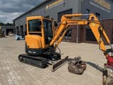 2018 Hyundai R25Z-9 mini excavator, side view