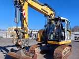 2015 Liebherr R914COMPACT crawler excavator, front three-quarter view