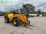 2022 JCB 542-70 Agri Xtra telehandler, front three-quarter view