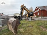 2023 Liebherr R920 COMPACT crawler excavator, front three-quarter view