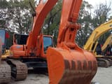 2018 Doosan 420-7 excavator, front view of boom and bucket