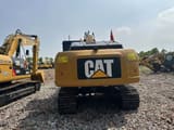 Гусеничный экскаватор 2021 Caterpillar 320D2, вид сзади