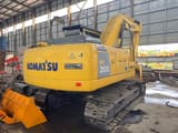 Escavatore cingolato Komatsu PC200-8 del 2018, vista posteriore tre quarti