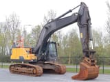 2016 Volvo EC300EL crawler excavator, side view