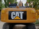 Гусеничный экскаватор 2024 Caterpillar 320D2, вид сзади