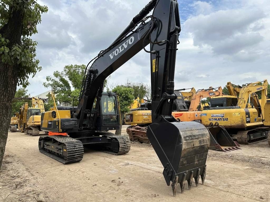 2023 Volvo EC210D crawler excavator, front three-quarter view 2023 Volvo EC210D crawler excavator, front three-quarter view