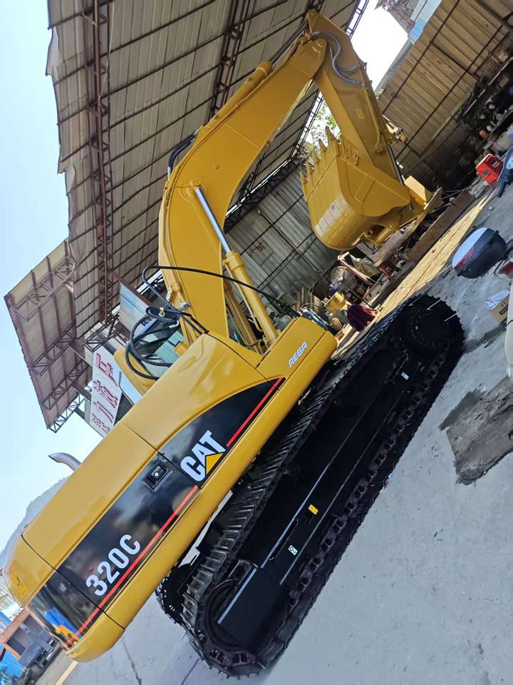 Caterpillar 320C Raupenbagger, Baujahr 2010, Seitenansicht Caterpillar 320C Raupenbagger, Baujahr 2010, Seitenansicht
