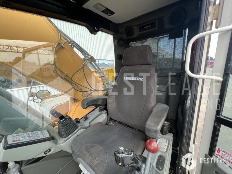 2014 Liebherr R946LC crawler excavator interior cab view 2014 Liebherr R946LC crawler excavator interior cab view