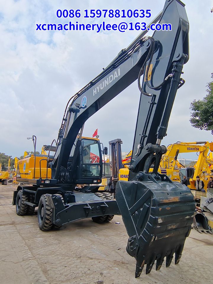 2022 Hyundai R210W-9 wheel excavator, front three-quarter view