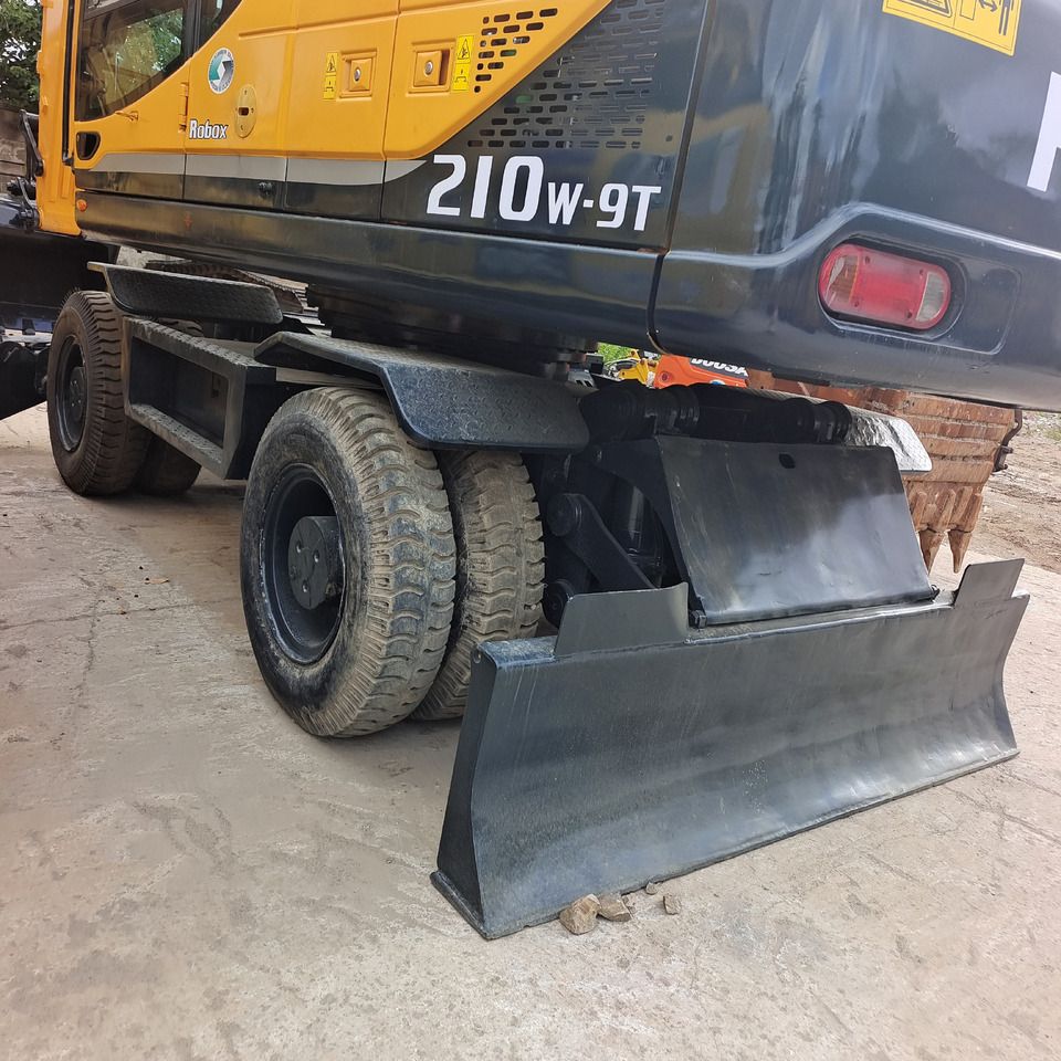 2024 Hyundai 210W-9T wheel excavator rear view