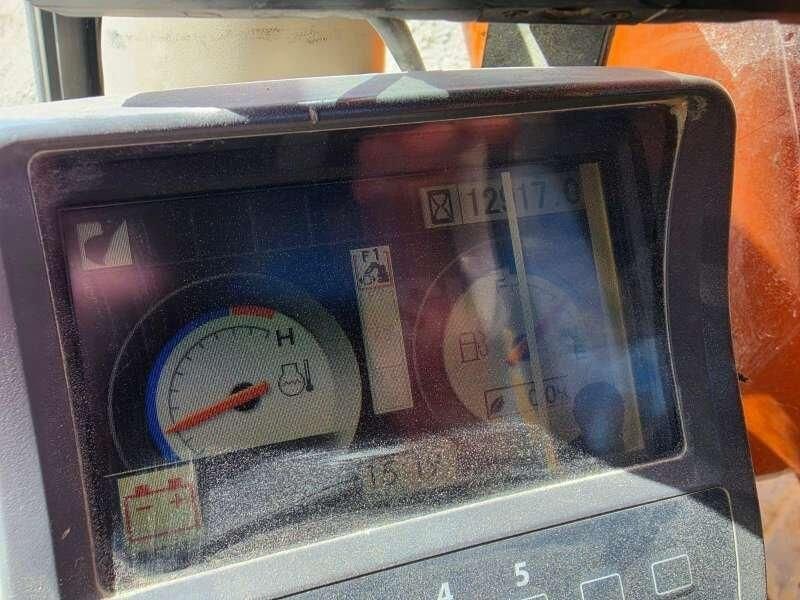 2010 Hitachi ZX135US-3 crawler excavator interior monitor view 2010 Hitachi ZX135US-3 crawler excavator interior monitor view