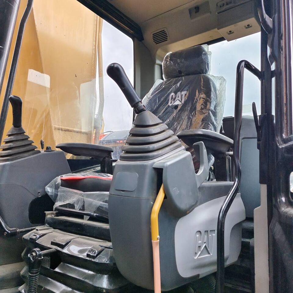 2024 Caterpillar 325D crawler excavator interior view