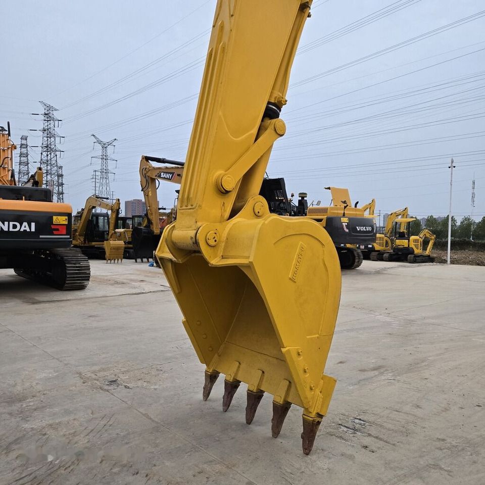 2019 Komatsu PC350-7 crawler excavator bucket view 2019 Komatsu PC350-7 crawler excavator bucket view