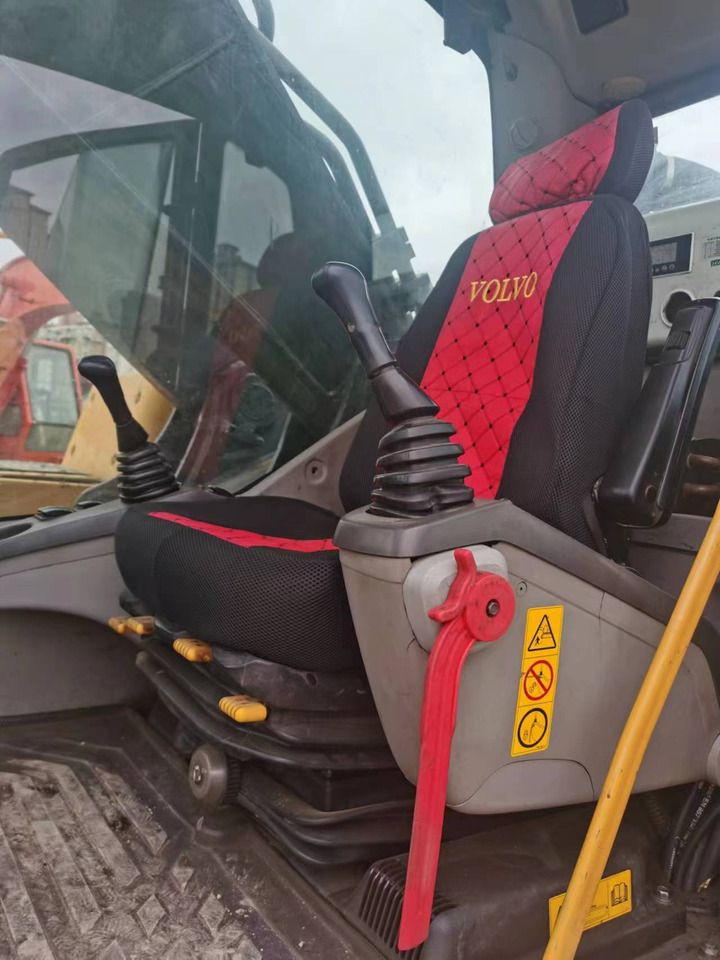 2020 Volvo EC480DL crawler excavator interior cab view 2020 Volvo EC480DL crawler excavator interior cab view