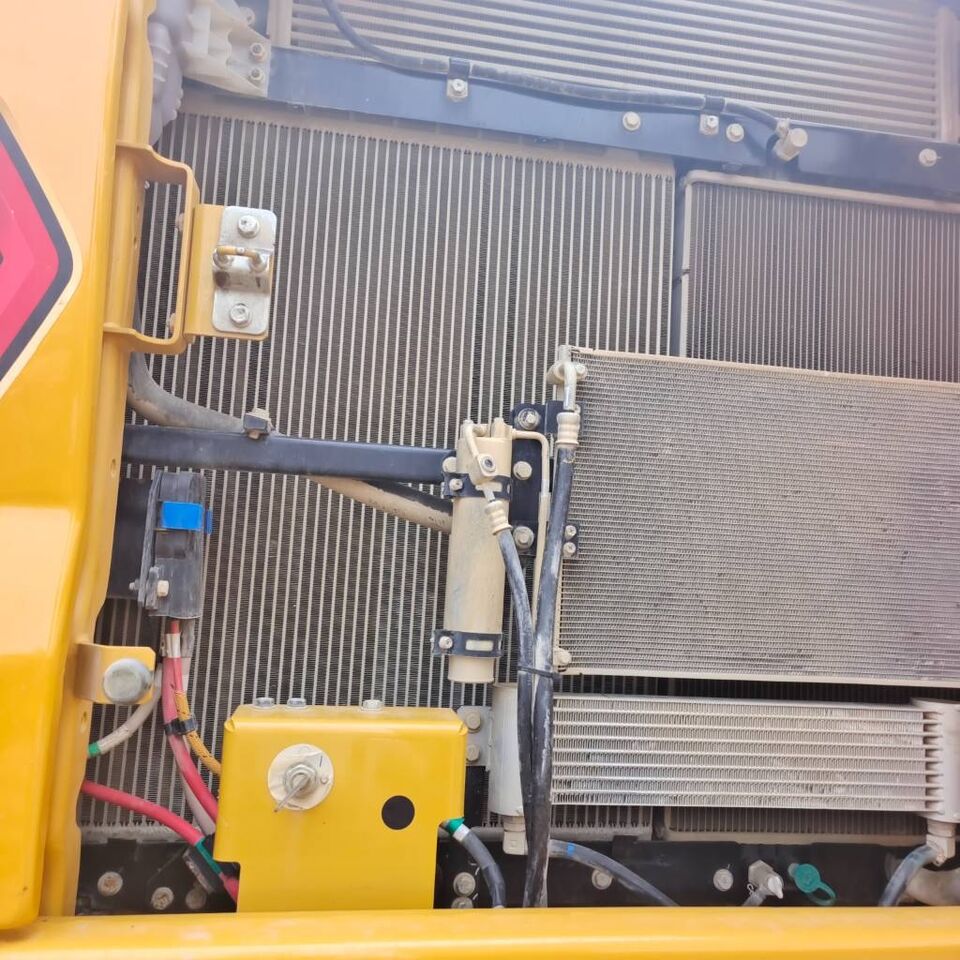 2024 Caterpillar 330GC radiator and cooling system detail 2024 Caterpillar 330GC radiator and cooling system detail